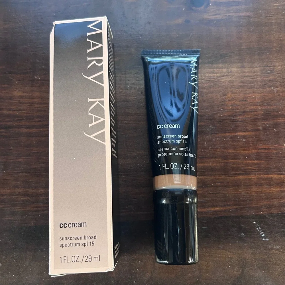 Mary Kay CC Cream Sunscreen Broad‎ Spectrum SPF 15 Very Deep 1 Fl Oz New